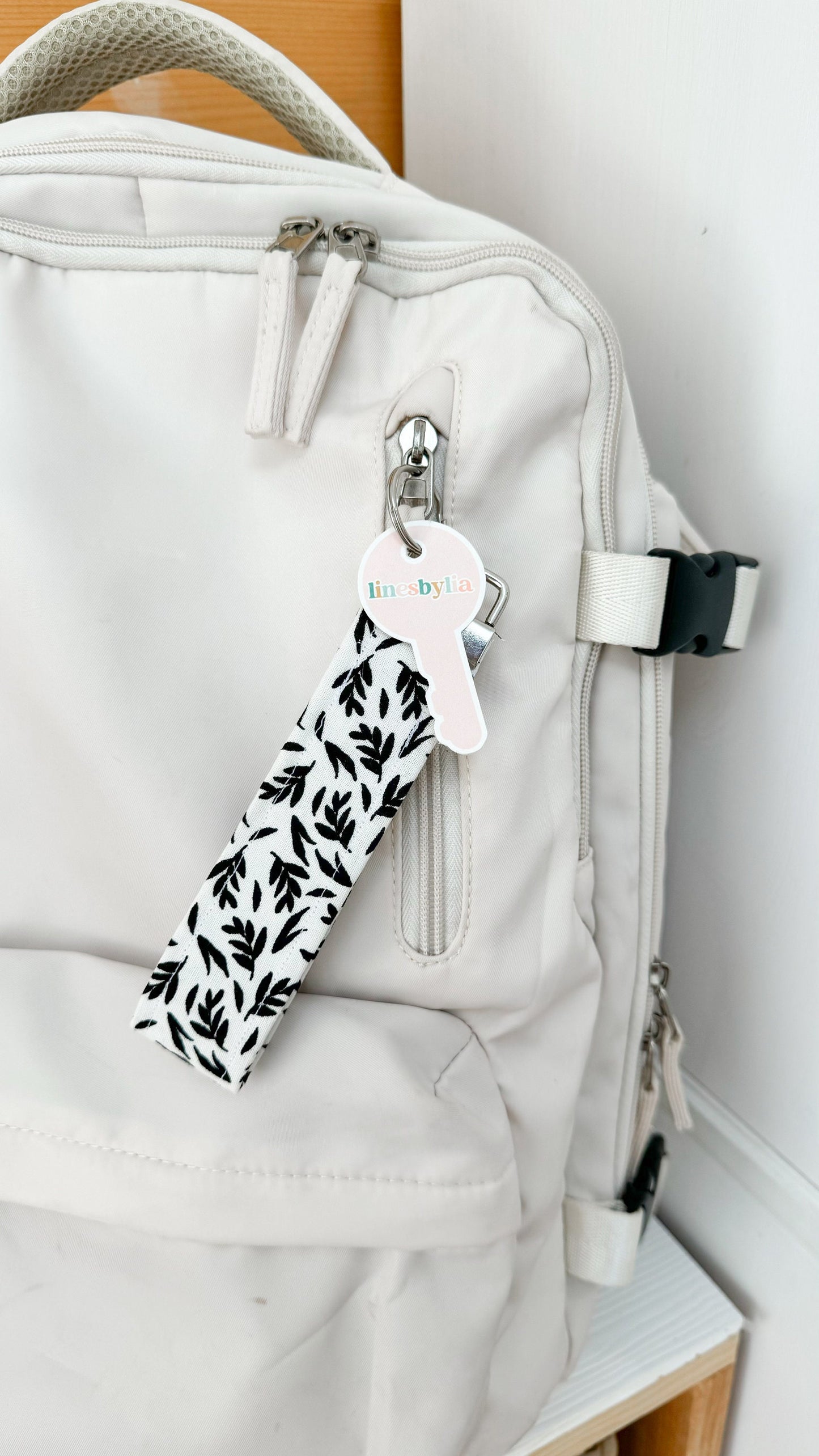 Black & white Leaves Wristlet Keychain